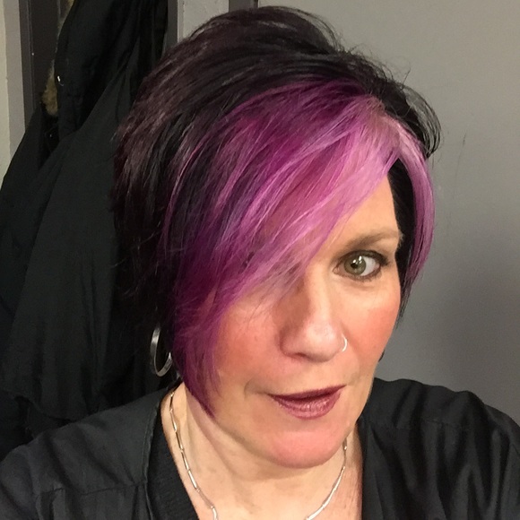 Meet your Posher, Lisa - Picture 1 of 1